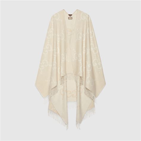 Reversible jumbo GG cashmere cape in camel and white